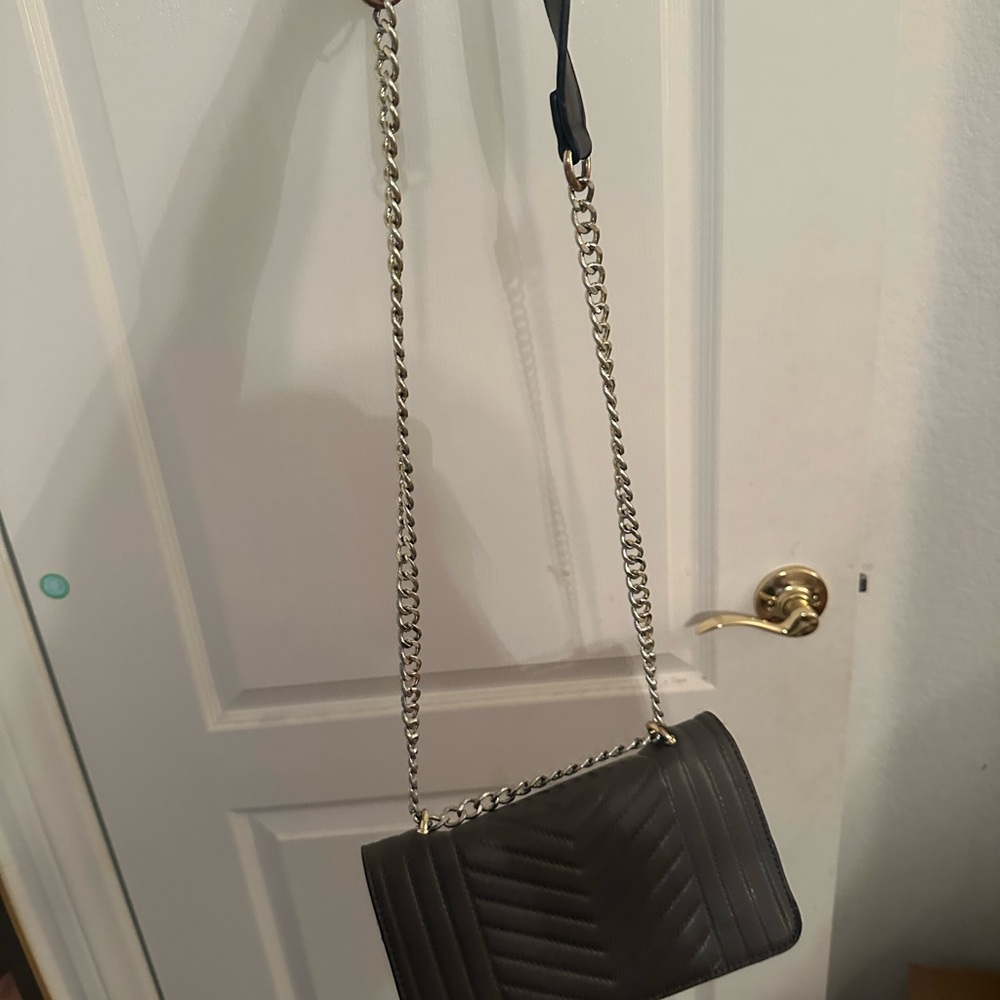 Elegant Black Quilted Chain Shoulder Bag
